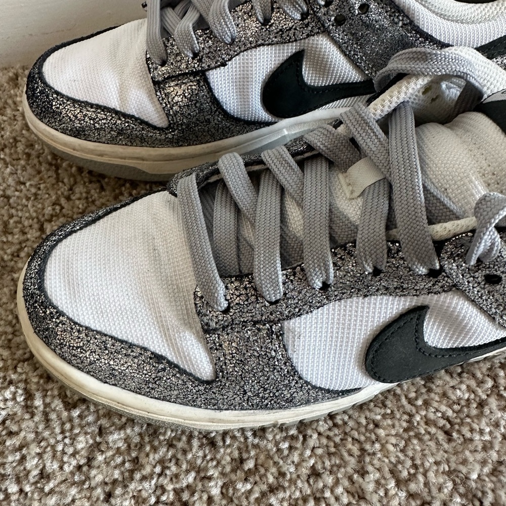 Women’s Dunk Low ‘Golden Gals’ sneakers - Picture 5 of 7